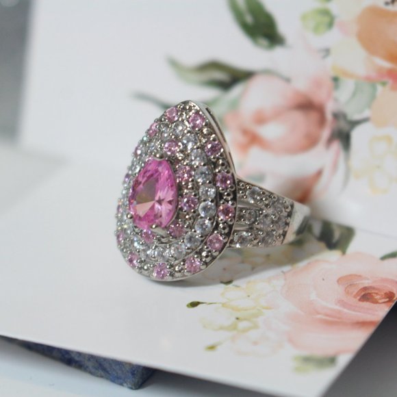 💍🤍Iced Out Pink Sapphire Pear Cubic Zirconia Cocktail Teardrop Ring💍🤍 - Picture 9 of 9